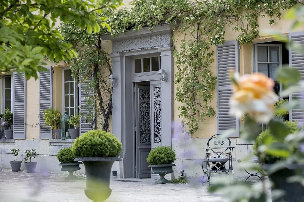 Charmilles Des Cordeliers Bed & Breakfast 3*